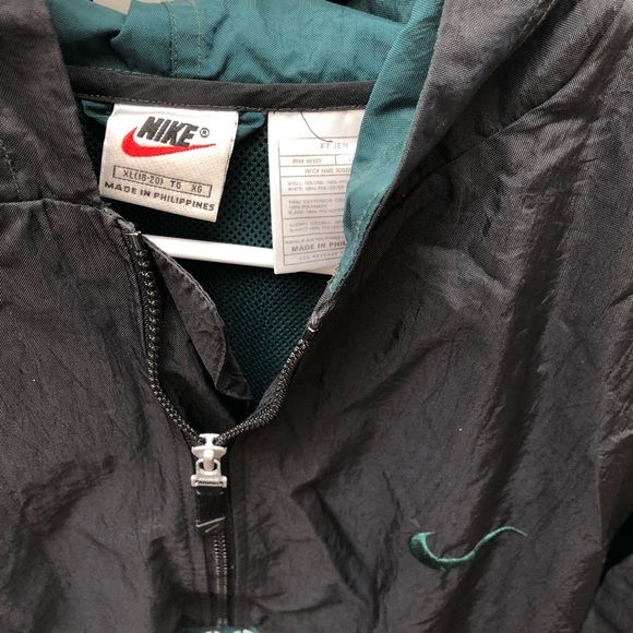 SOLD Vintage Nike Windbreaker - Picture 5 of 7